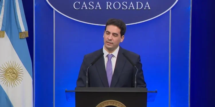 El Gobierno reafirma su estrategia económica: ‘La motosierra será clave para nuestro futuro’