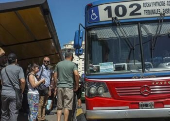 La UTA pospone un paro de colectivos programado para mañana viernes en las provincias: el conflicto sigue abierto