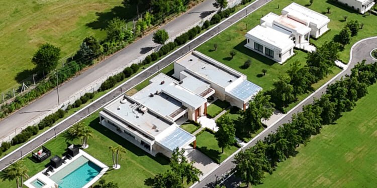 Avance de la investigación sobre el lavado de dinero en la mansión de Pilar: la causa queda en manos del juez de Campana