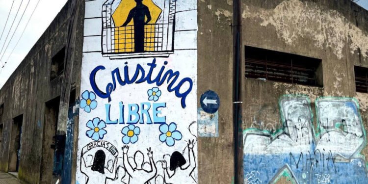 Controversia en un municipio kirchnerista por denuncia penal sobre pintadas a favor de ‘Cristina Libre’