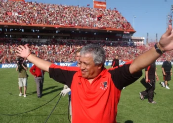 Las sorprendentes vivencias de Leonel Núñez: del reino malayo a la travesía en el fútbol argentino