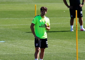 Julián Alvarez se reincorpora al entrenamiento con Atlético de Madrid: el respaldo de Simeone y Romero a su lado