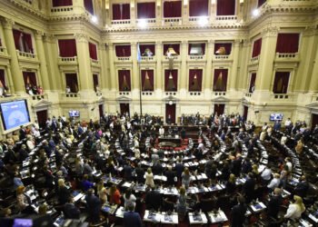 La oposición se anima a convocar una sesión especial para abordar proyectos críticos para Milei