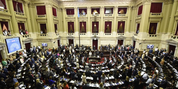 La oposición se anima a convocar una sesión especial para abordar proyectos críticos para Milei