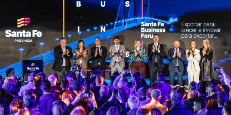 Foro de Negocios en Rosario: Optimismo Económico y Llamados a Mayor Financiamiento