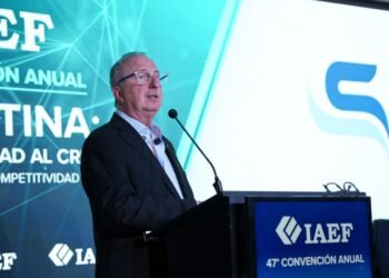 Clima empresarial: CEOs destacan la estabilización, evalúan el presente con precaución y mantienen un optimismo hacia el futuro