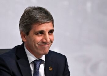 Anuncio de nuevas medidas para potenciar los créditos hipotecarios por parte del ministro Caputo