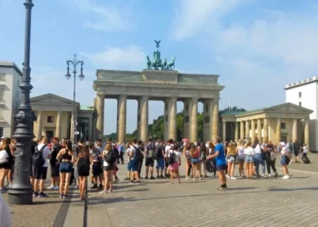 Increíble: Tigst Assefa finalizó el Maratón de Berlín con el tendón de Aquiles destrozado
