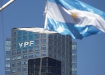 Burford Capital retoma la disputa con Argentina por YPF ante el Banco Mundial