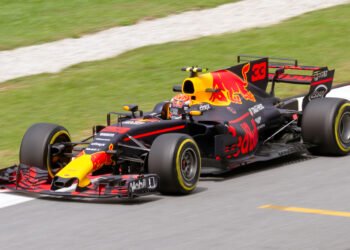 Red Bull anuncia compañero de Verstappen para 2027 y revela la situación de varios equipos de F1