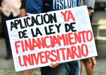 Docentes universitarios anuncian un paro de hasta 72 horas en reclamo de un aumento salarial