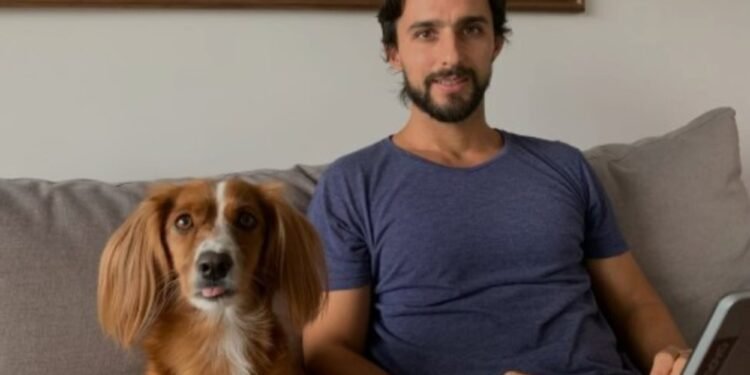 Juan Manuel, experto en conducta canina: “Si un perro ladra durante 15 minutos ante un sonido, es un indicativo de alerta”