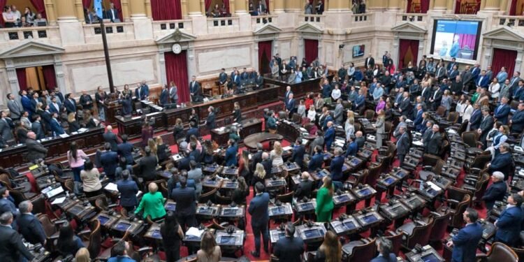 El Gobierno eleva el límite de importación para vehículos eléctricos e híbridos sin arancel