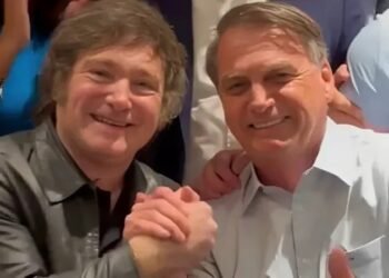 Javier Milei lidera reunión de Gabinete, entusiasmado por el triunfo de Flávio Bolsonaro en Brasil