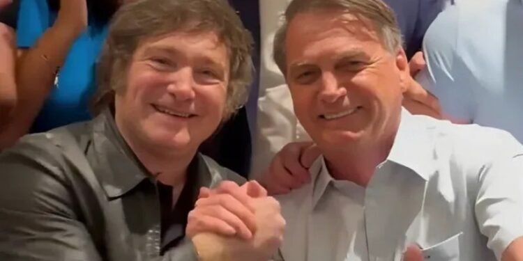 Javier Milei lidera reunión de Gabinete, entusiasmado por el triunfo de Flávio Bolsonaro en Brasil