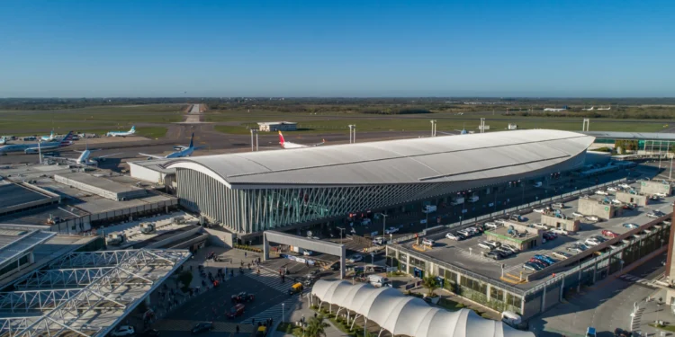 Incremento en la tasa de uso aeroportuario para vuelos de cabotaje afectará los precios de los pasajes