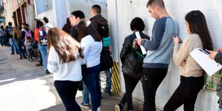 Reforma Laboral: Se estiman 36.000 empleos perdidos y casi 7.000 empresas cerradas en cuatro meses