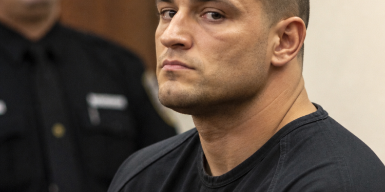 Fallece un peleador de MMA en prisión tras ser condenado por el asesinato de una mujer y su hija