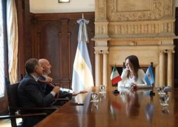 Argentina incorporará un modelo educativo italiano que integra estudio y trabajo: las primeras tecnicaturas iniciarán en 2027