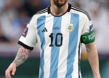Un reconocido árbitro español destacó la conducta ‘noble’ de Lionel Messi: ‘Podía haber echado a 100 mil personas contra nosotros en cada partido’