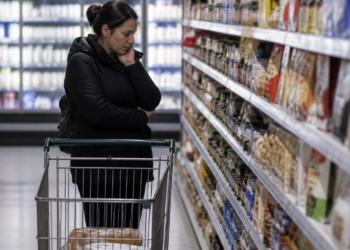 El consumo masivo sigue en descenso: análisis de los sectores más golpeados en septiembre