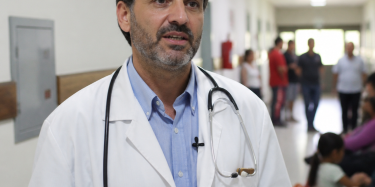 Un médico advierte sobre el riesgo de dengue vinculado al Súper Niño