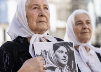 Las Abuelas de Plaza de Mayo festejan 49 años de lucha y homenajean a sus aliados