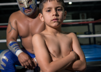 El pequeño Bautista, hijo de La Masa, sueña con convertirse en luchador