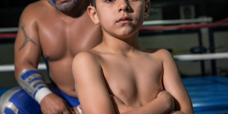 El pequeño Bautista, hijo de La Masa, sueña con convertirse en luchador