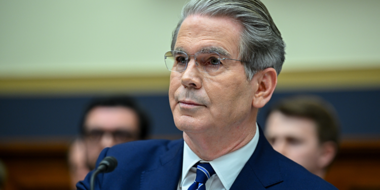 El malestar de Scott Bessent y los desafíos económicos de Trump antes de las elecciones